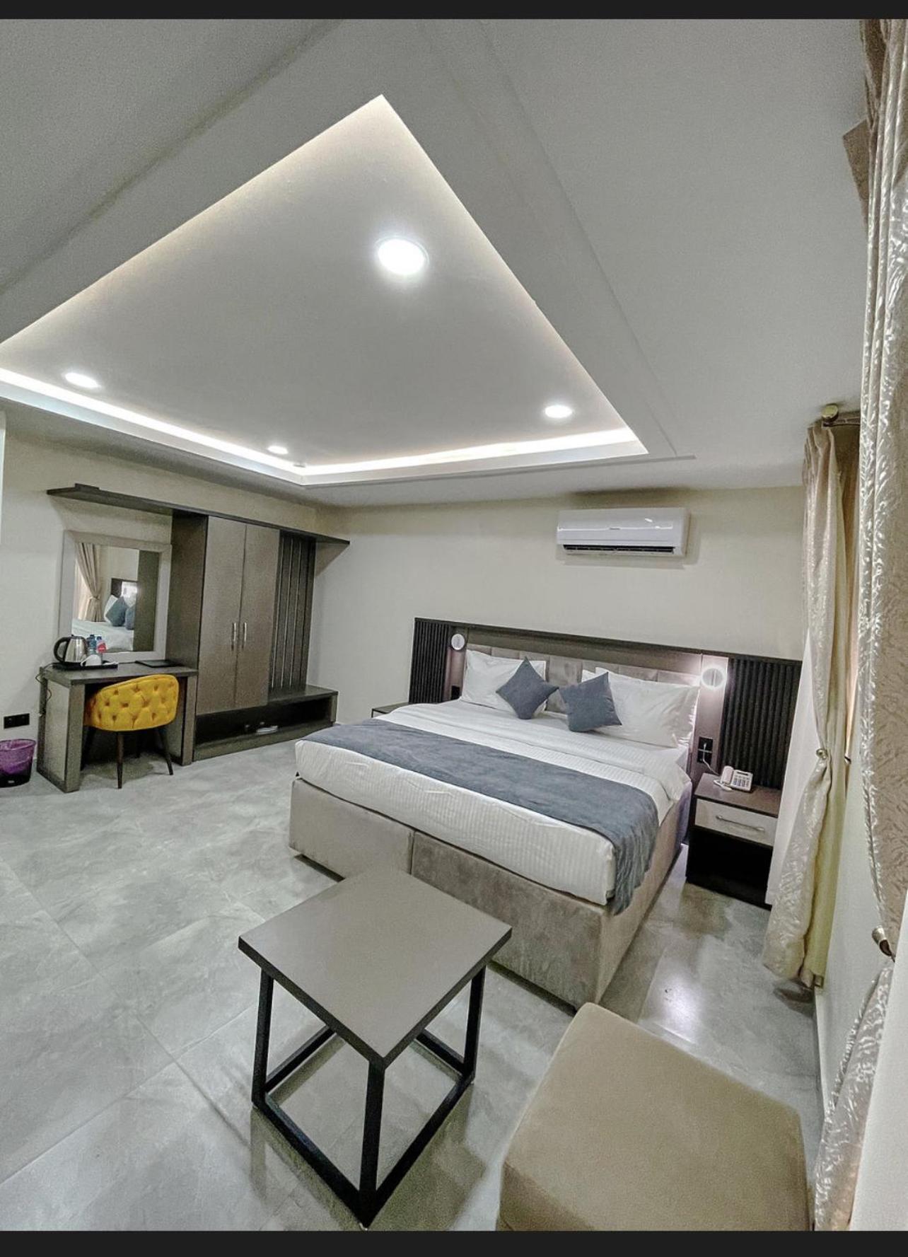 The Mayrock Hotel Abuja Exteriör bild