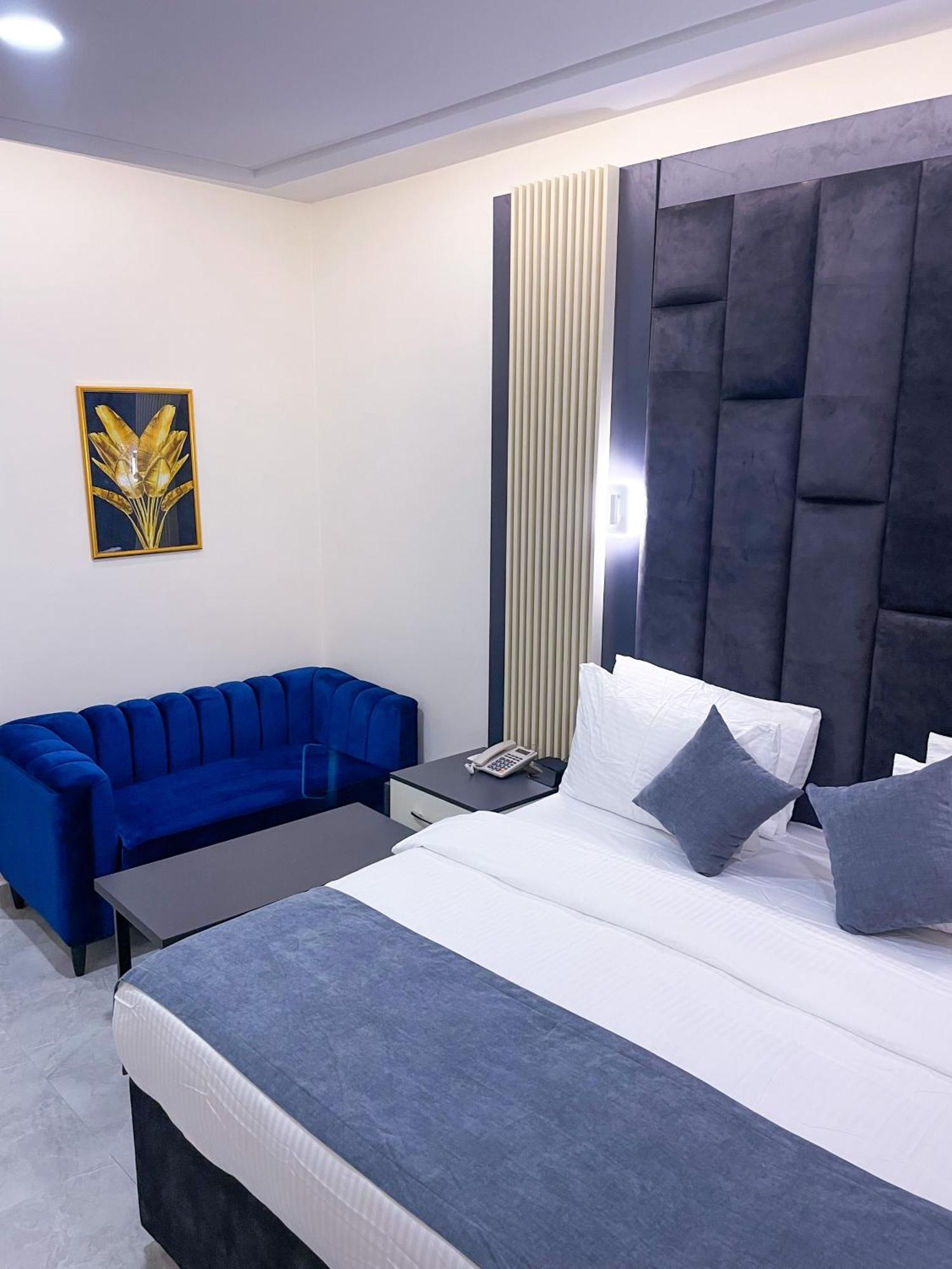 The Mayrock Hotel Abuja Exteriör bild
